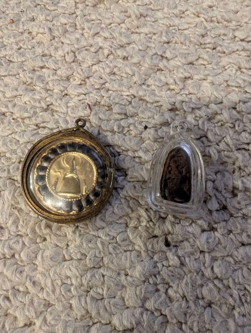 タイで購入　プラクルアンネックレス