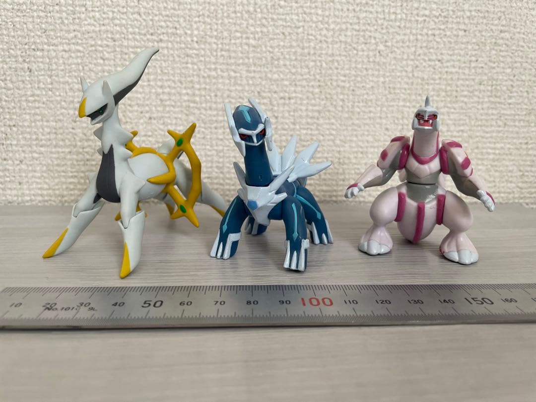ポケモンフィギュア　アルセウス・パルキア・ディアルガ
