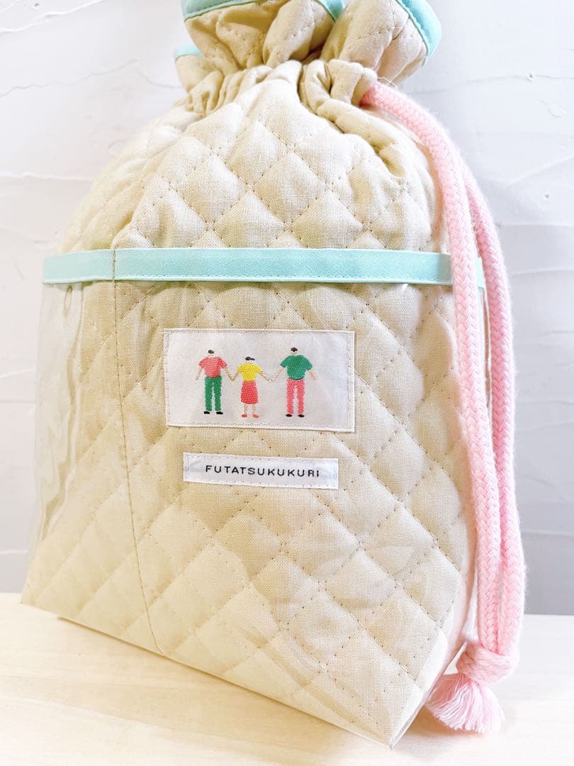 futatsukukuri フタツククリ　巾着バッグ　クリーム　キルティング