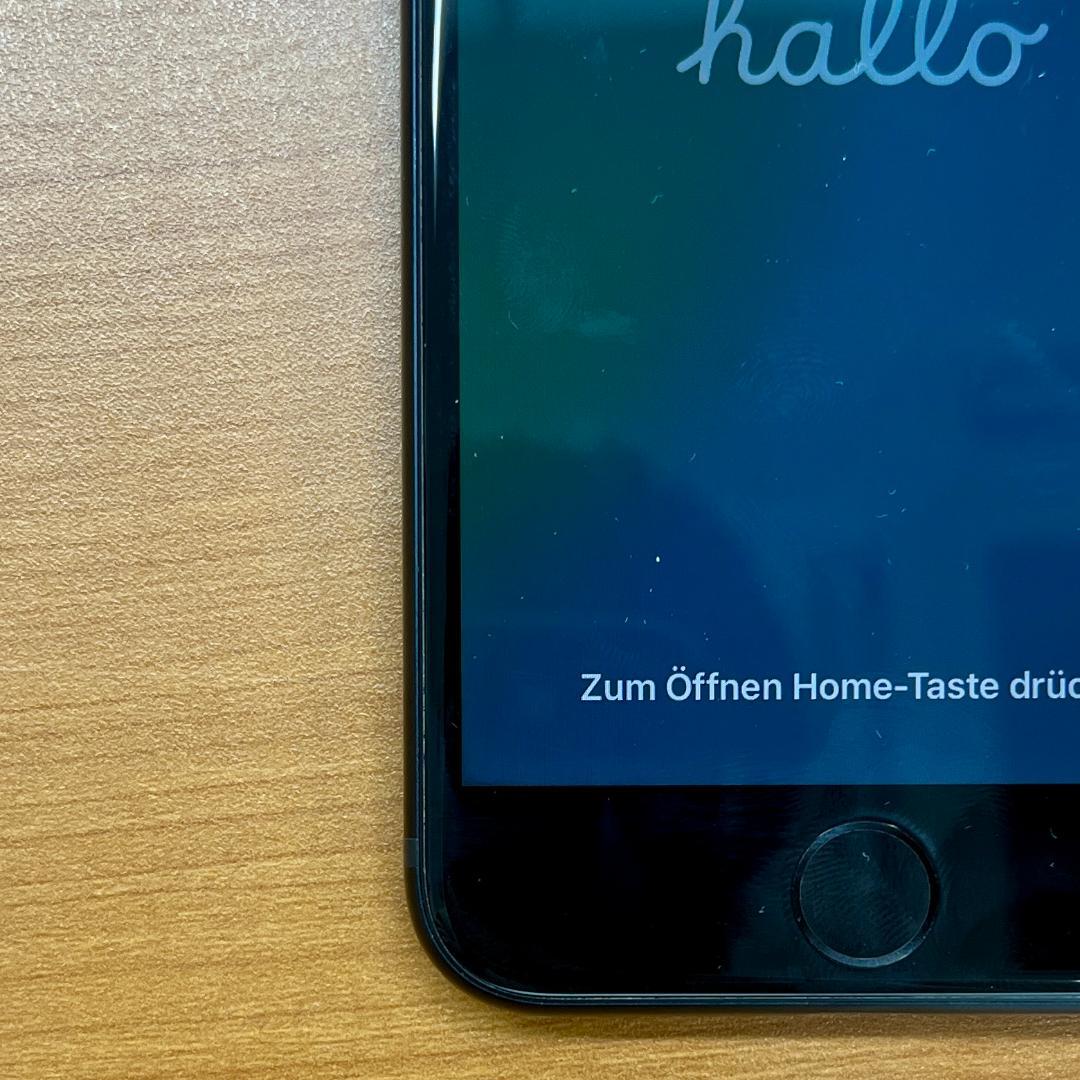 D*i様 動作確認済み iPhone SE 第3世代 64GB ID 31KF4