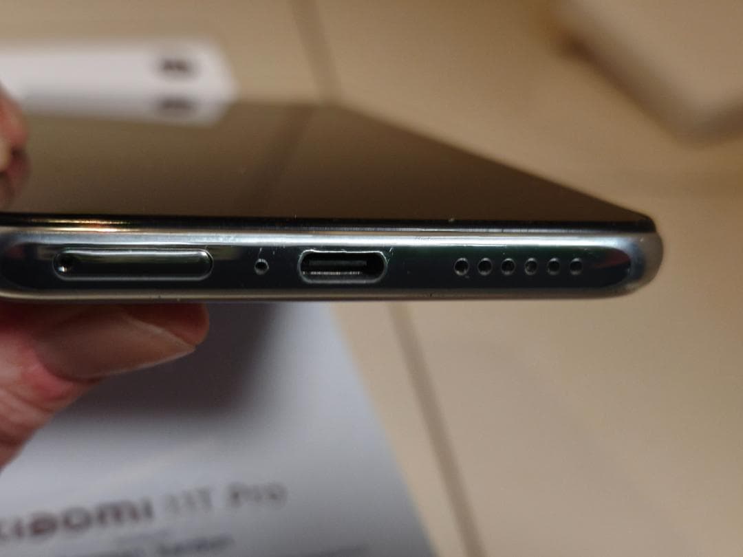 Xiaomi 11T pro 本体 (バッテリーおまけ付)
