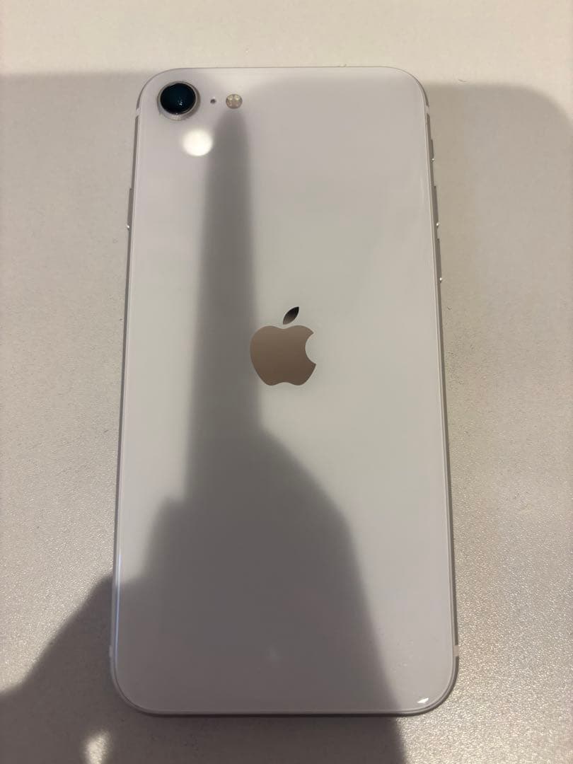 Apple iPhoneSE 第二世代　ホワイト 本体とiFaceケース付き