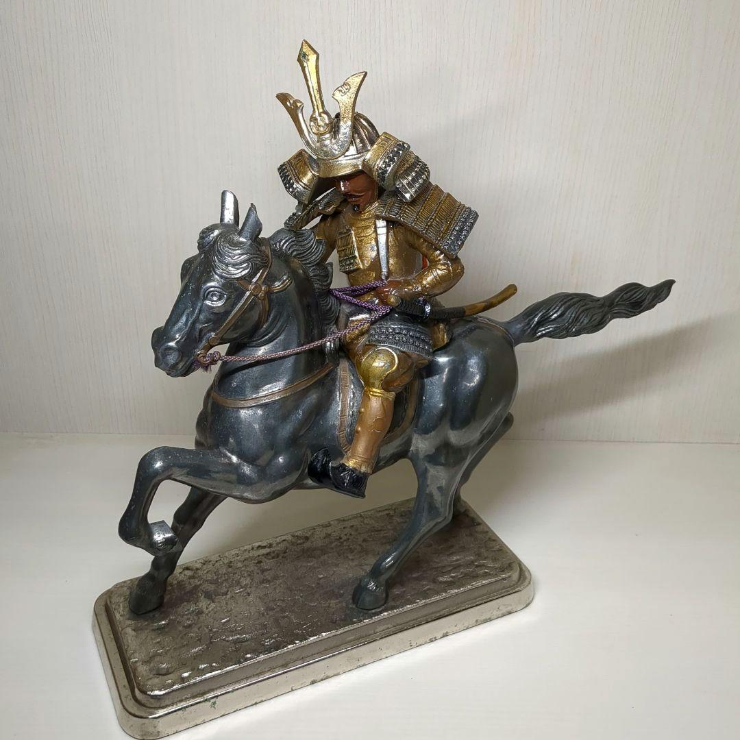 楠木正成　金属製　騎馬武者　馬上武者　横幅最大約３９センチ