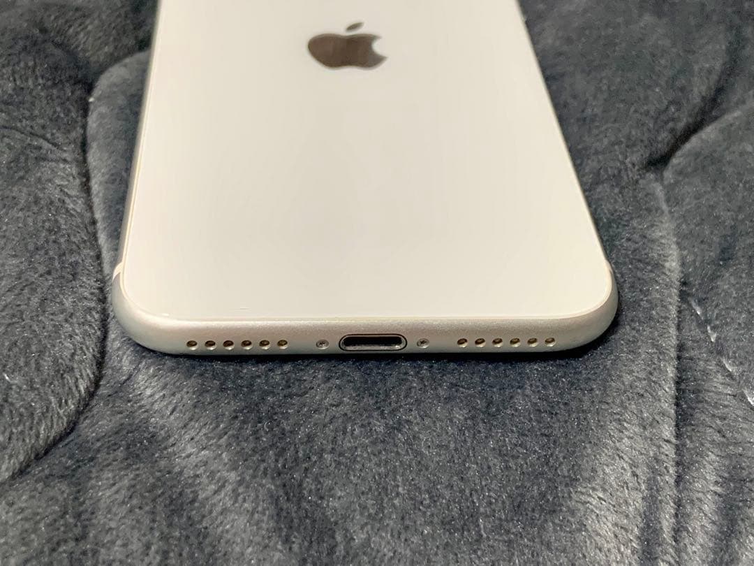SIMフリー Apple iPhone SE (第2世代) ホワイト 64GB