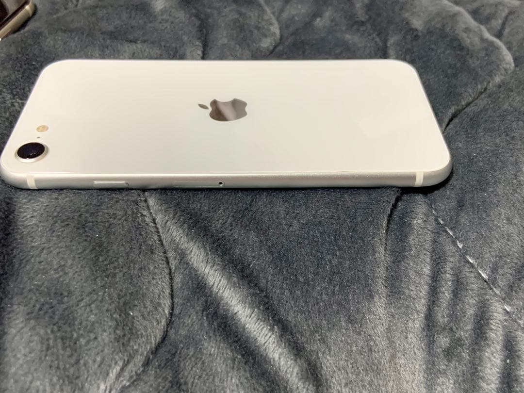 SIMフリー Apple iPhone SE (第2世代) ホワイト 64GB