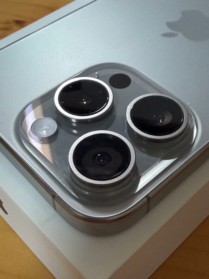 【極美品】iPhone 15 Pro 256GB ナチュラルチタニウム 86%