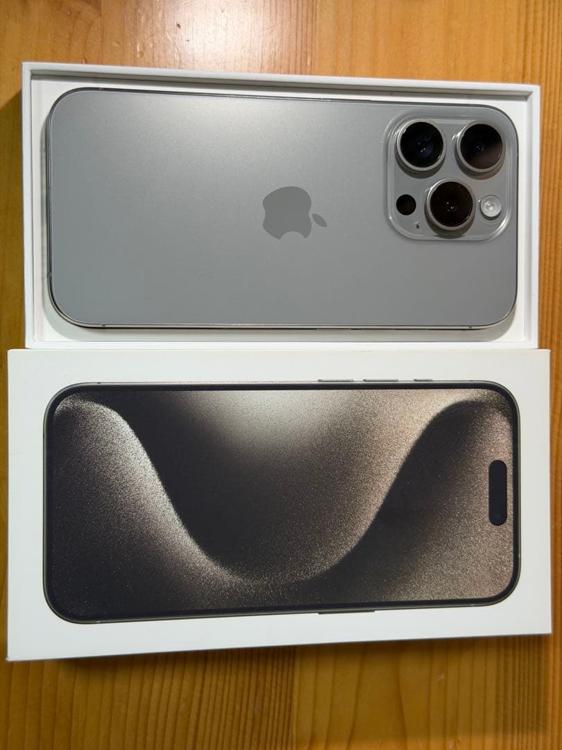 【極美品】iPhone 15 Pro 256GB ナチュラルチタニウム 86%