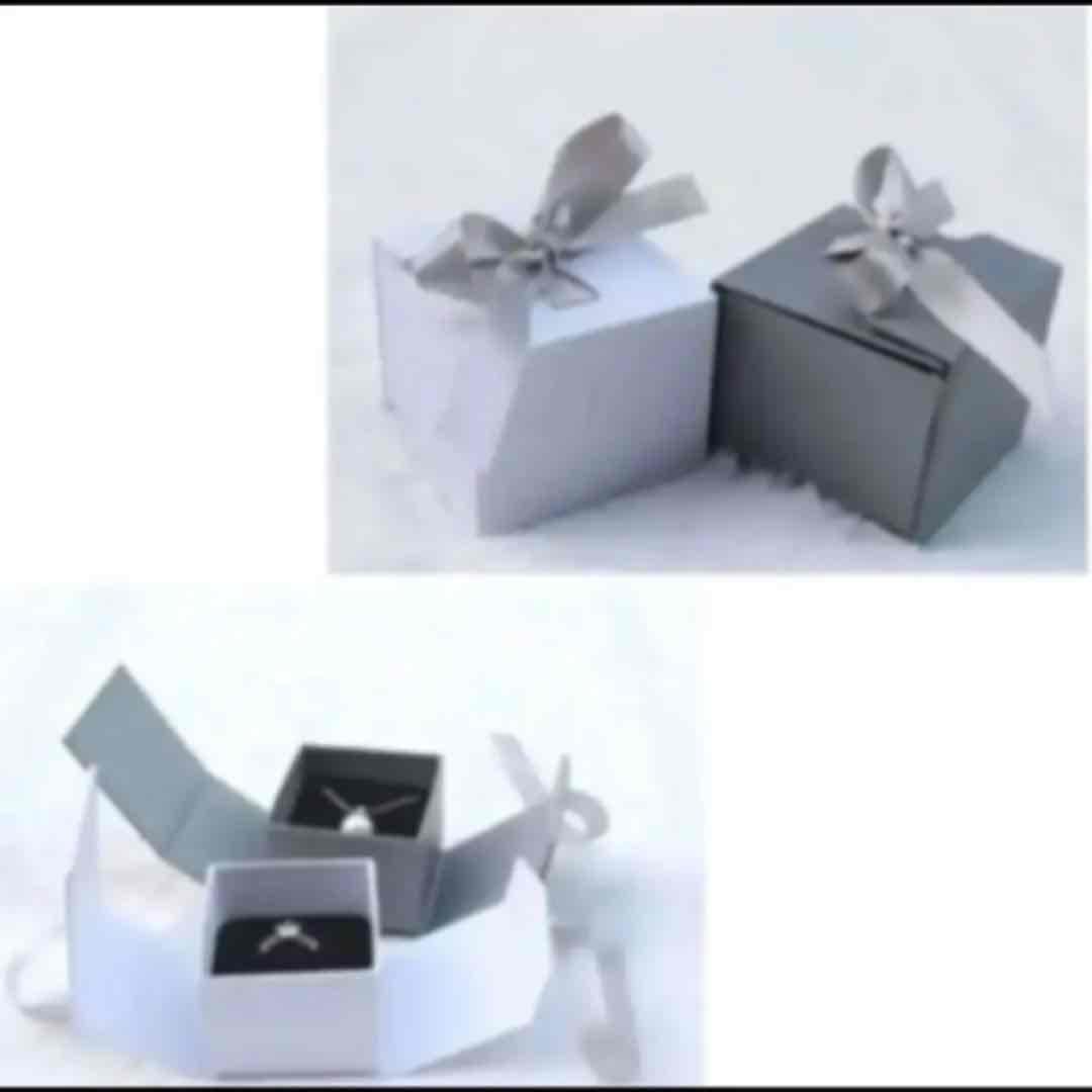 スワロフスキー❤️ 18Kgf 幸運ちびトカゲ ブローチ