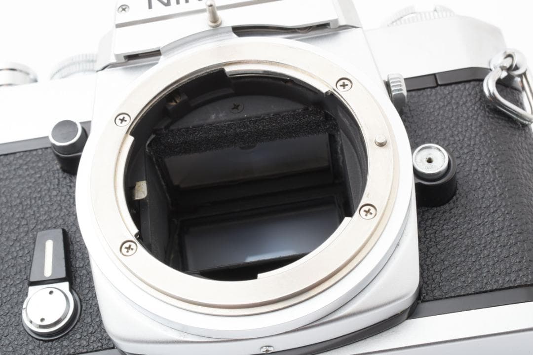 新品級 NIKON Nikomat EL シルバー モルト新品交換済 B774