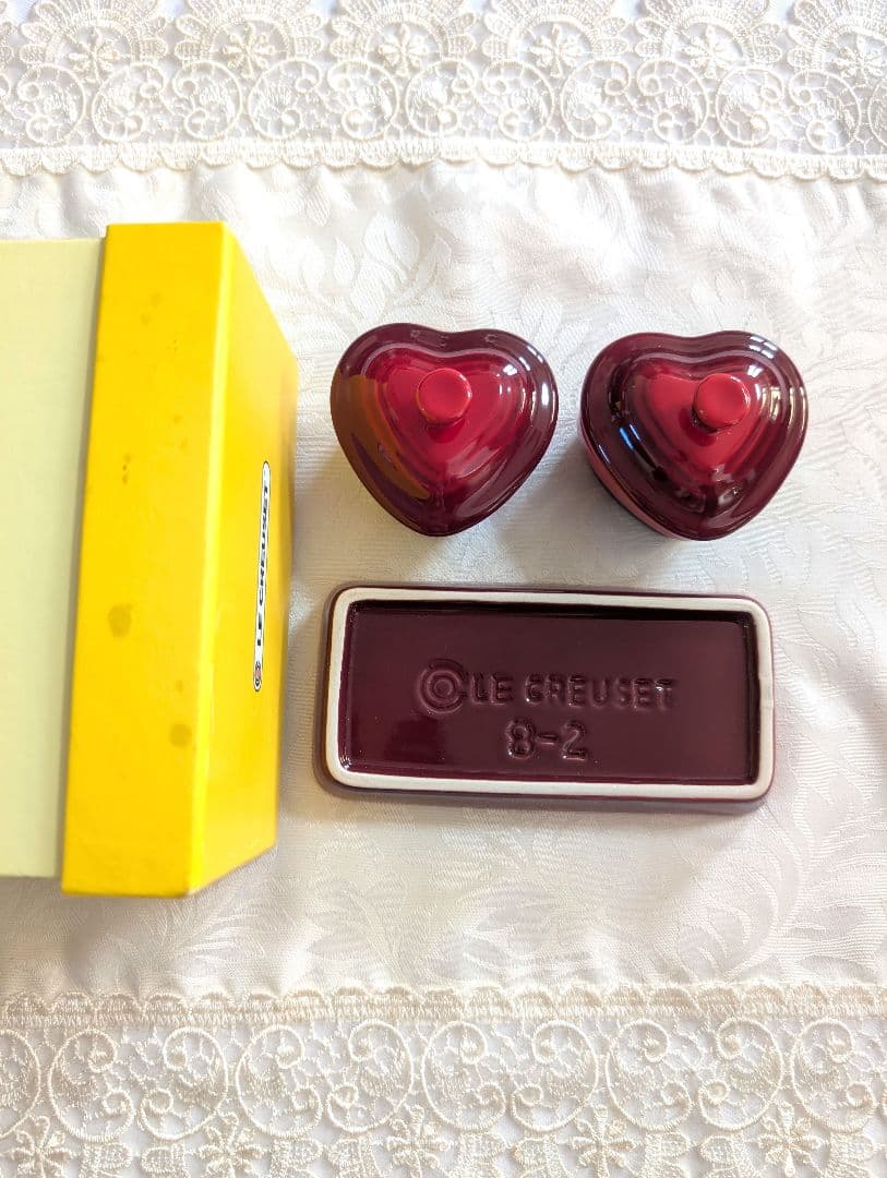美品★ル・クルーゼ鍋　ハート型 チェリーレッド　2L　ラムカンセット　ココット