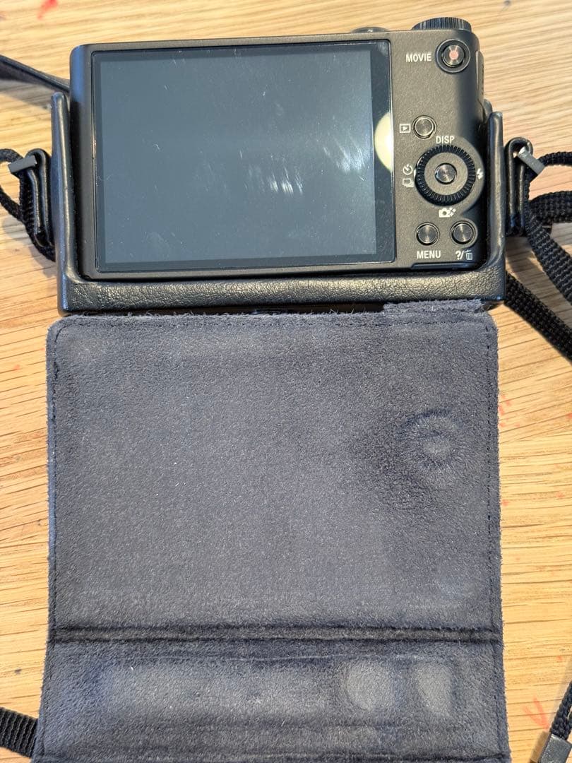 Sony サイバーショット　デジタルカメラ 20倍光学ズーム　純正カバー付き