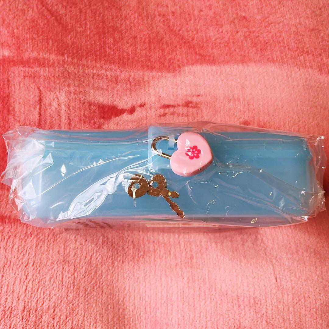 希少レア　ハローキティ　海外限定　プラケース　鍵付き　2005年製 サンリオ