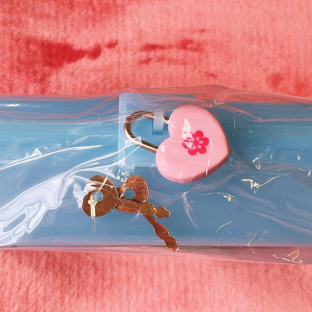 希少レア　ハローキティ　海外限定　プラケース　鍵付き　2005年製 サンリオ