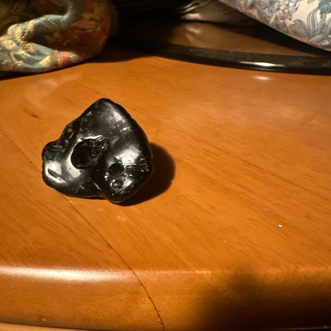 黒海松　カエル　根付