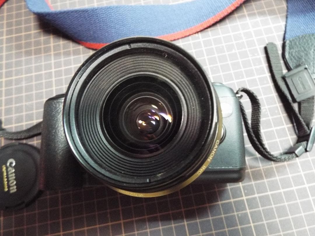 超美品 フィルム式_CANON NEW EOS Kiss ダブルズーム付