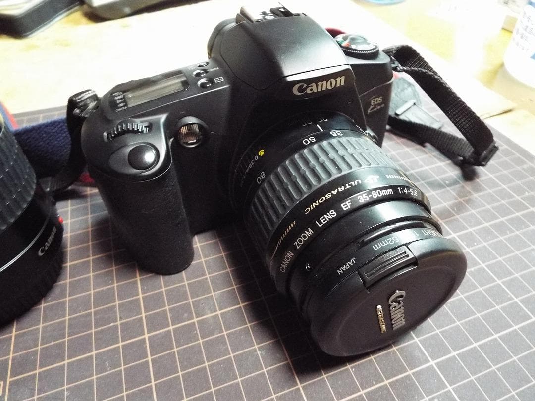 超美品 フィルム式_CANON NEW EOS Kiss ダブルズーム付
