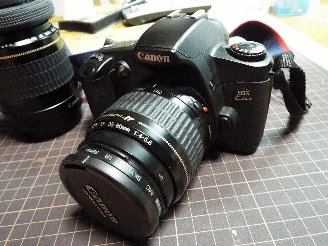 超美品 フィルム式_CANON NEW EOS Kiss ダブルズーム付