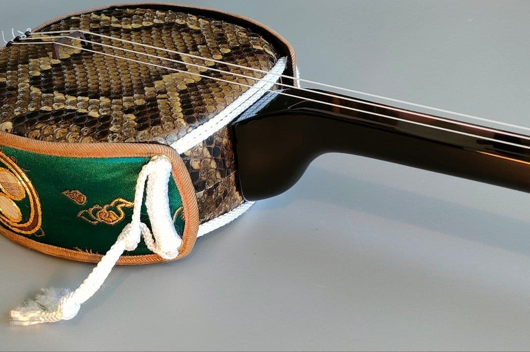 6B 名工平良昌則氏作 八重山黒木ウジラミ材 与那城型三線