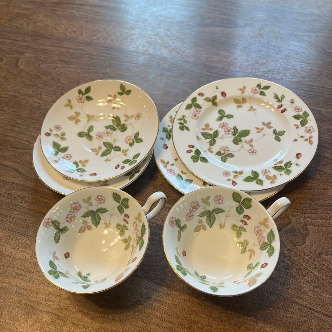  ウェッジウッド カップ&ソーサーと皿、ワイルドストロベリー