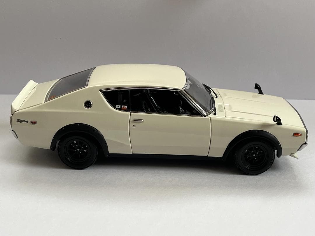 京商 1/18 日産 スカイライン2000GT-R KPGC110 白 車体美品