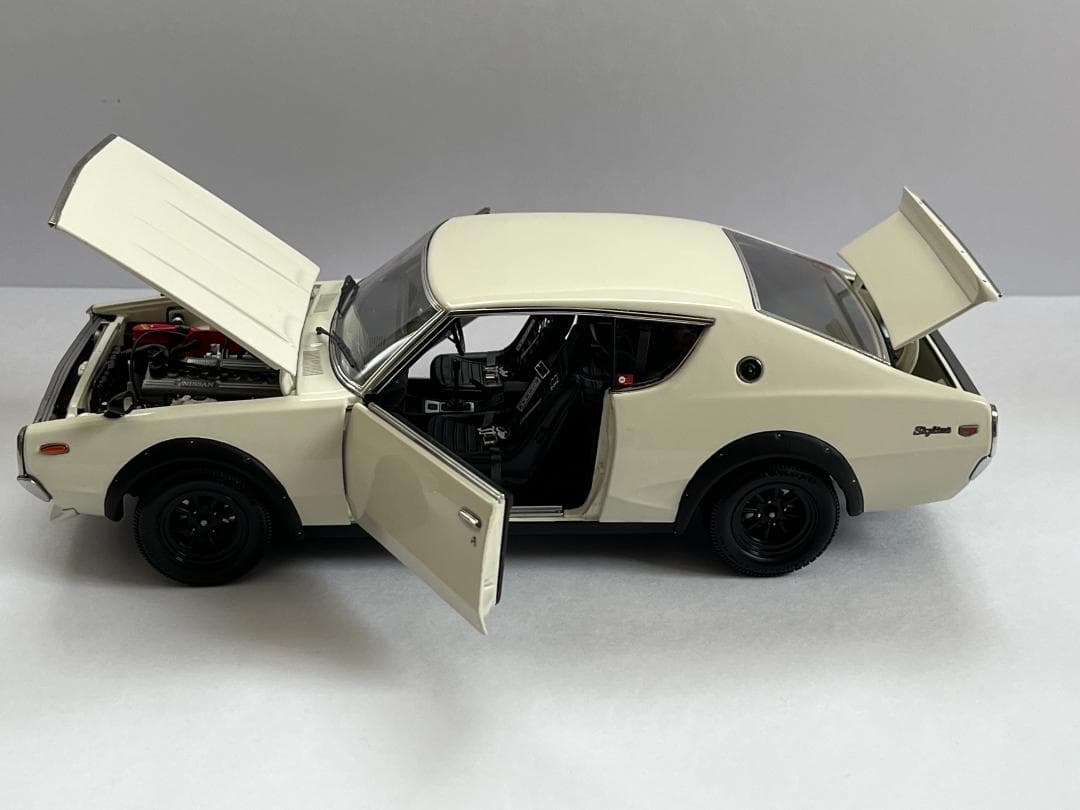 京商 1/18 日産 スカイライン2000GT-R KPGC110 白 車体美品