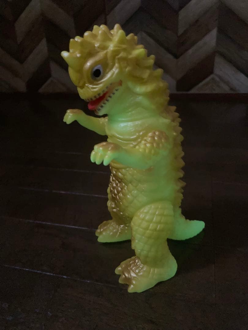 ブルマァク復刻ベムラー② 蓄光ゴールド