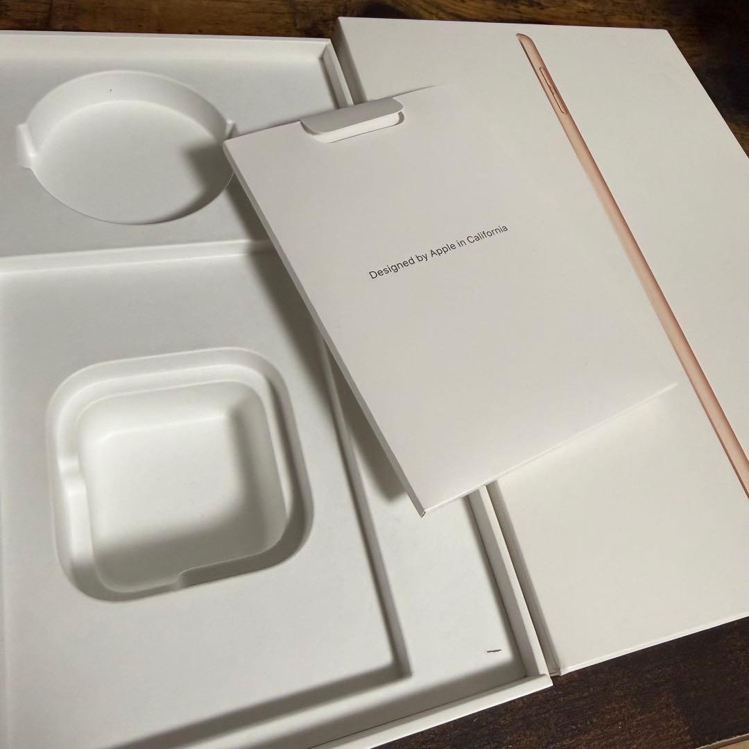 【ジャンク品】iPad mini 第5世代 ゴールド 本体 箱、カバー付き