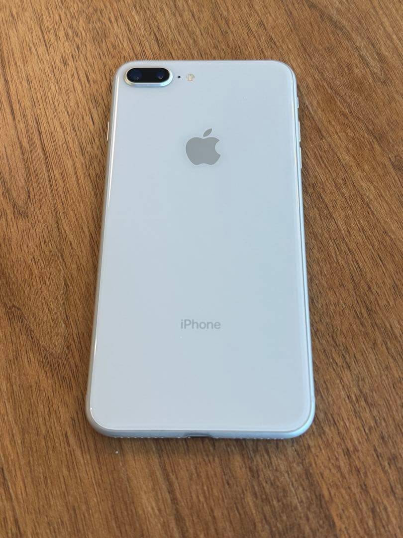 iPhone 8 Plus Silver 64GB KDDI（SIMロックあり）