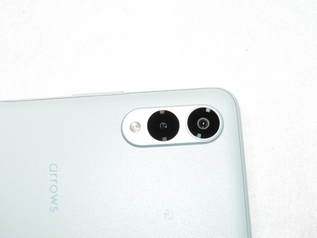 FCNT arrows We2 F-52E ライトブルー SIMフリー