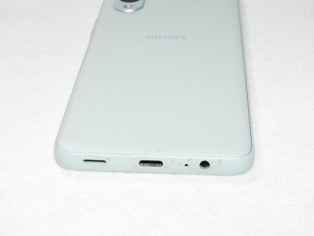 FCNT arrows We2 F-52E ライトブルー SIMフリー