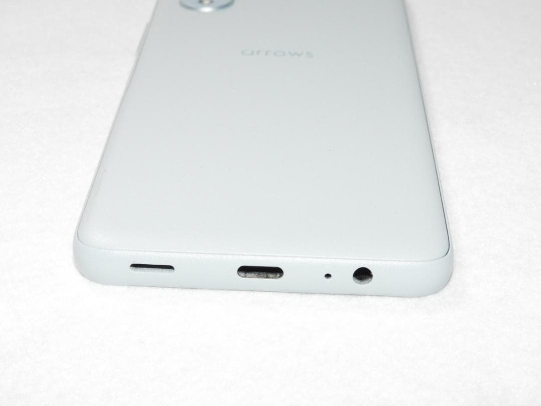 FCNT arrows We2 F-52E ライトブルー SIMフリー