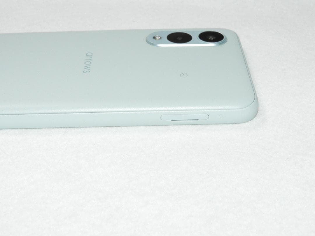 FCNT arrows We2 F-52E ライトブルー SIMフリー