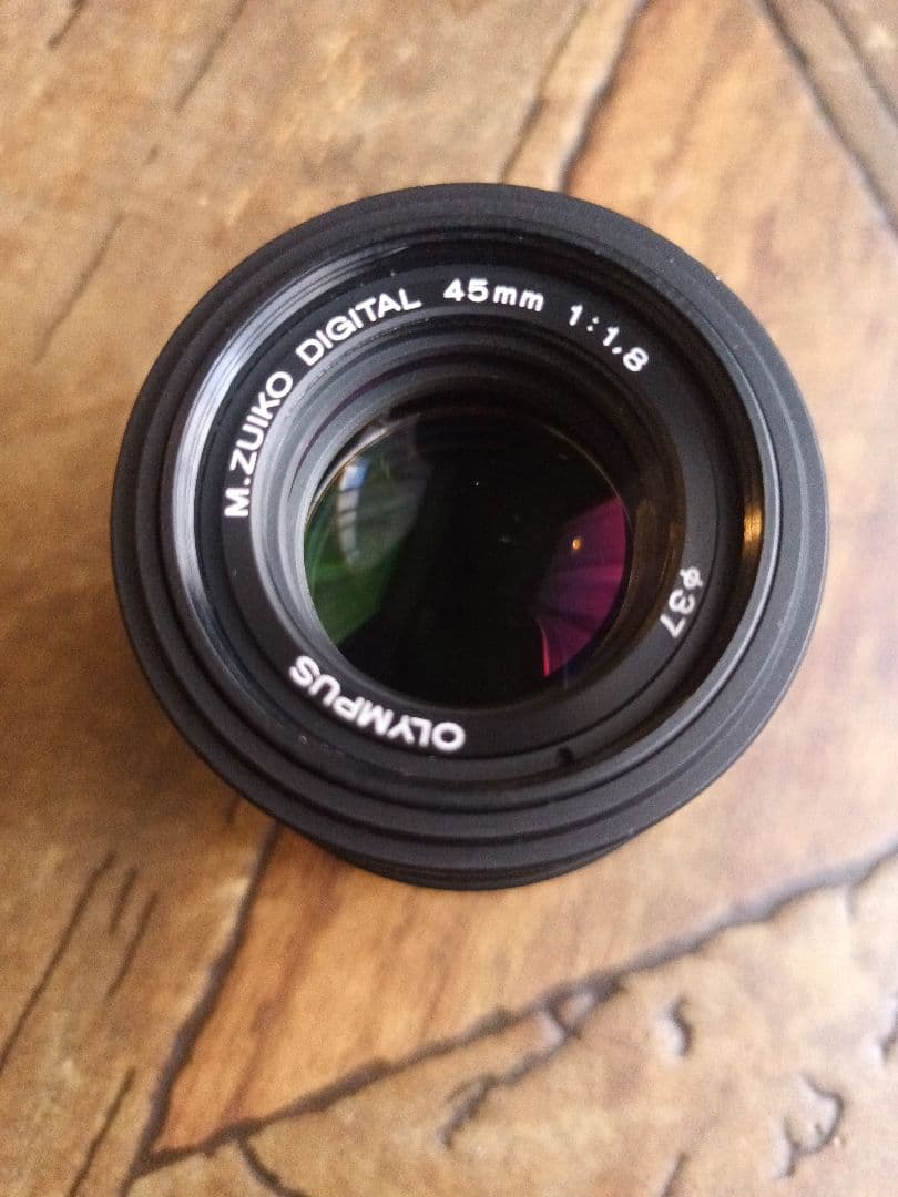 オリンパス　M.ZUIKO 45mm f1.8　ブラック