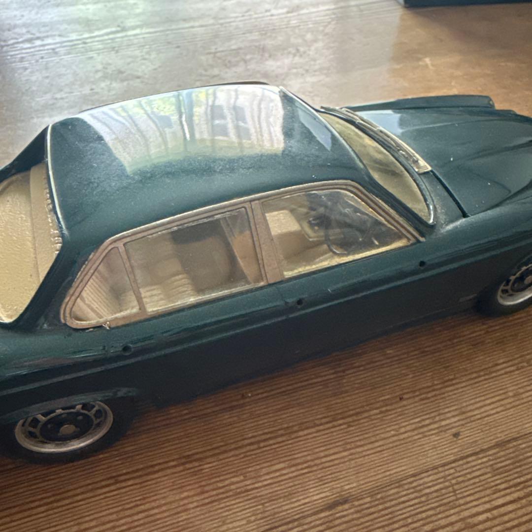 DVC490Y ジャガーダークグリーン ミニカー