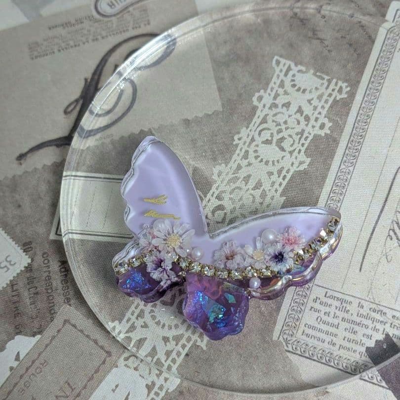 ＃264 ライラック✴ちょうちょ✴レジンヘアゴムキーホルダーブローチ