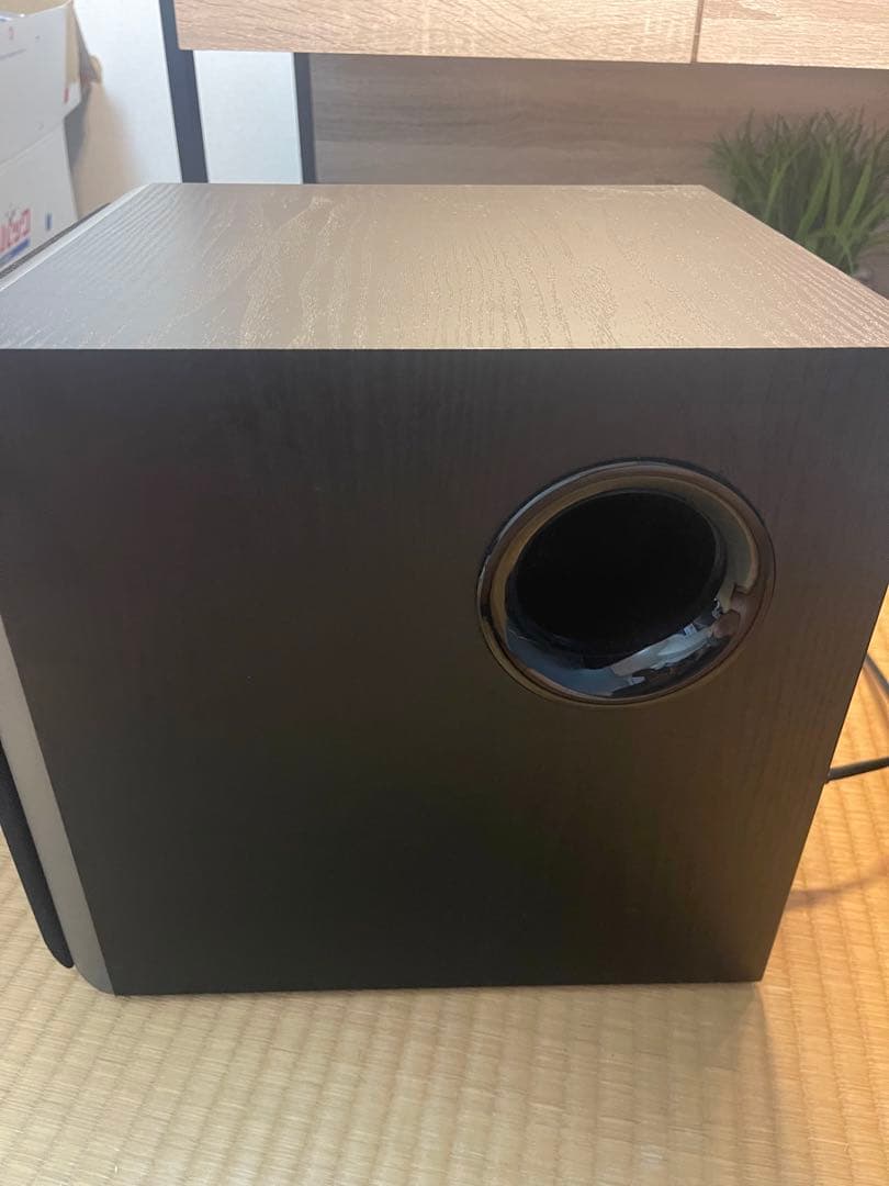 Edifier T5 70W 8インチ サブウーファー、インシュレーター付き