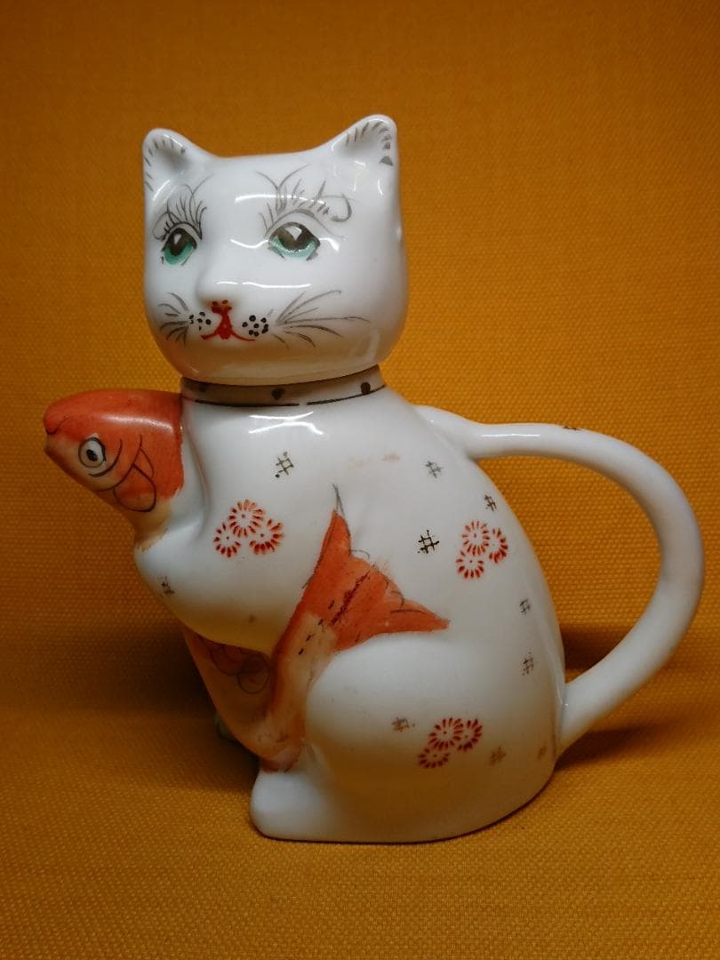 ねこ　猫　白猫　中国美術　陶器　置物　インテリア　工芸品　美術品　A3439