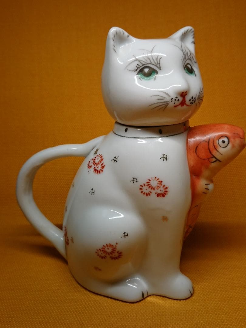 ねこ　猫　白猫　中国美術　陶器　置物　インテリア　工芸品　美術品　A3439