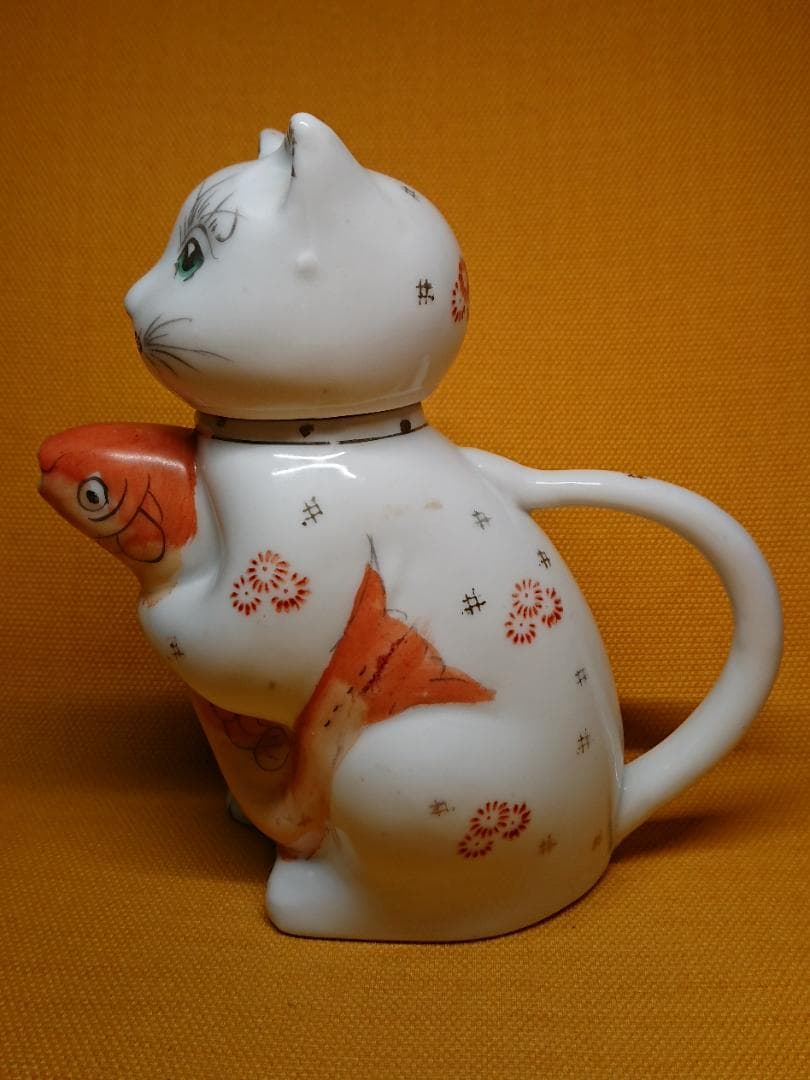 ねこ　猫　白猫　中国美術　陶器　置物　インテリア　工芸品　美術品　A3439