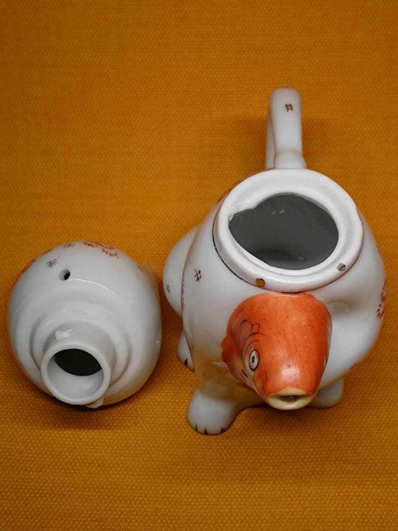 ねこ　猫　白猫　中国美術　陶器　置物　インテリア　工芸品　美術品　A3439