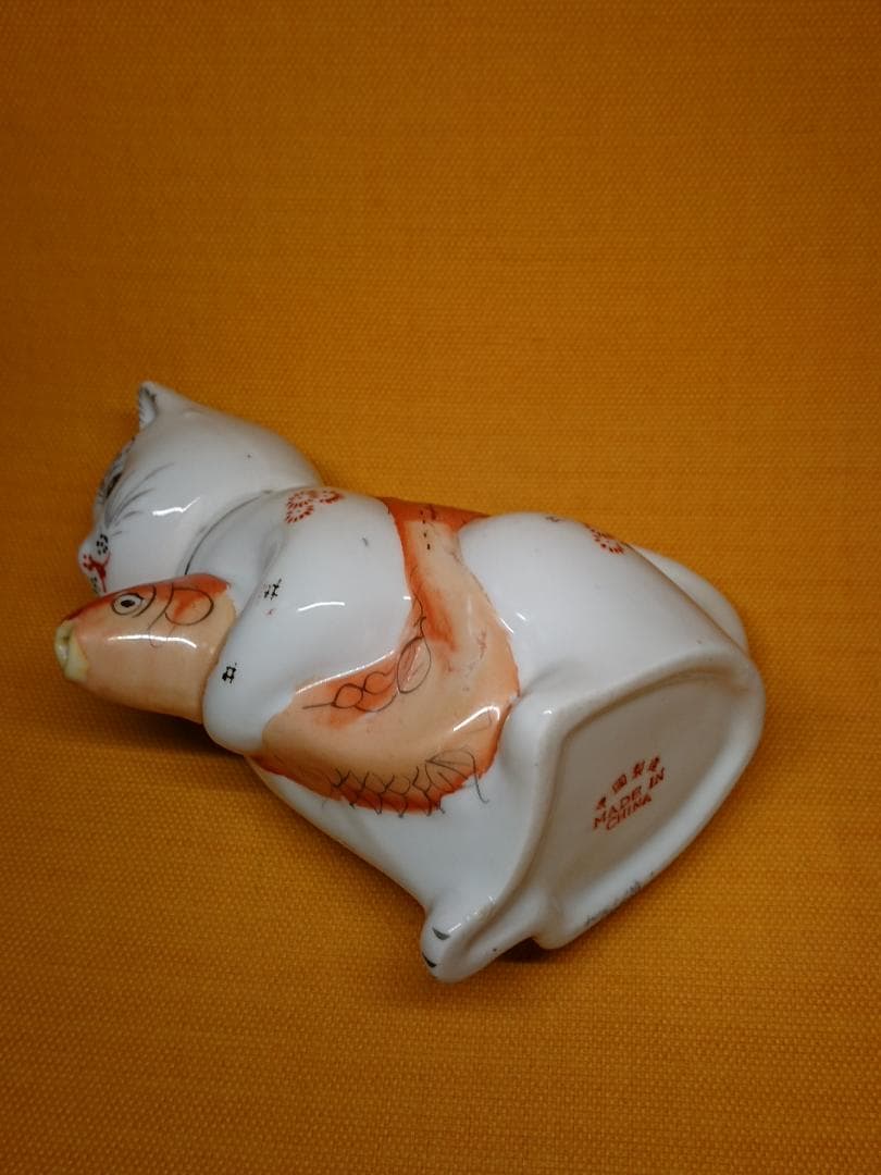 ねこ　猫　白猫　中国美術　陶器　置物　インテリア　工芸品　美術品　A3439