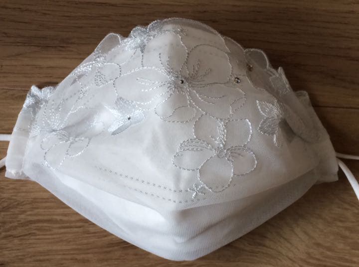 不織布マスクカバー No.424 ホワイト系花柄刺繍チュール