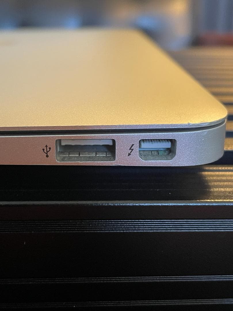 【良品】Macbook Air 11インチ, 256GB
