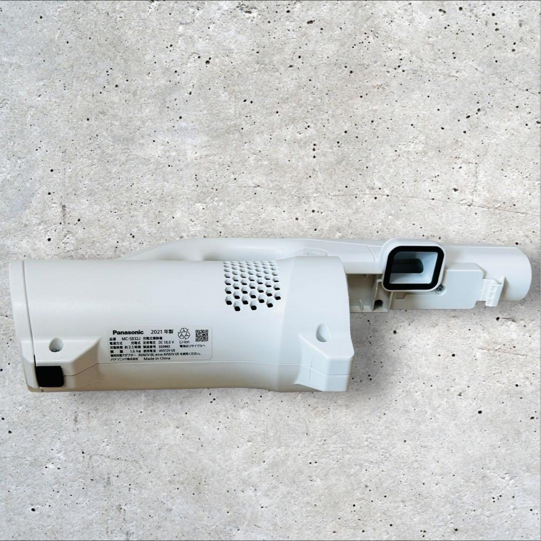 Panasonic サイクロン式コードレススティッククリーナー MC-SB32J