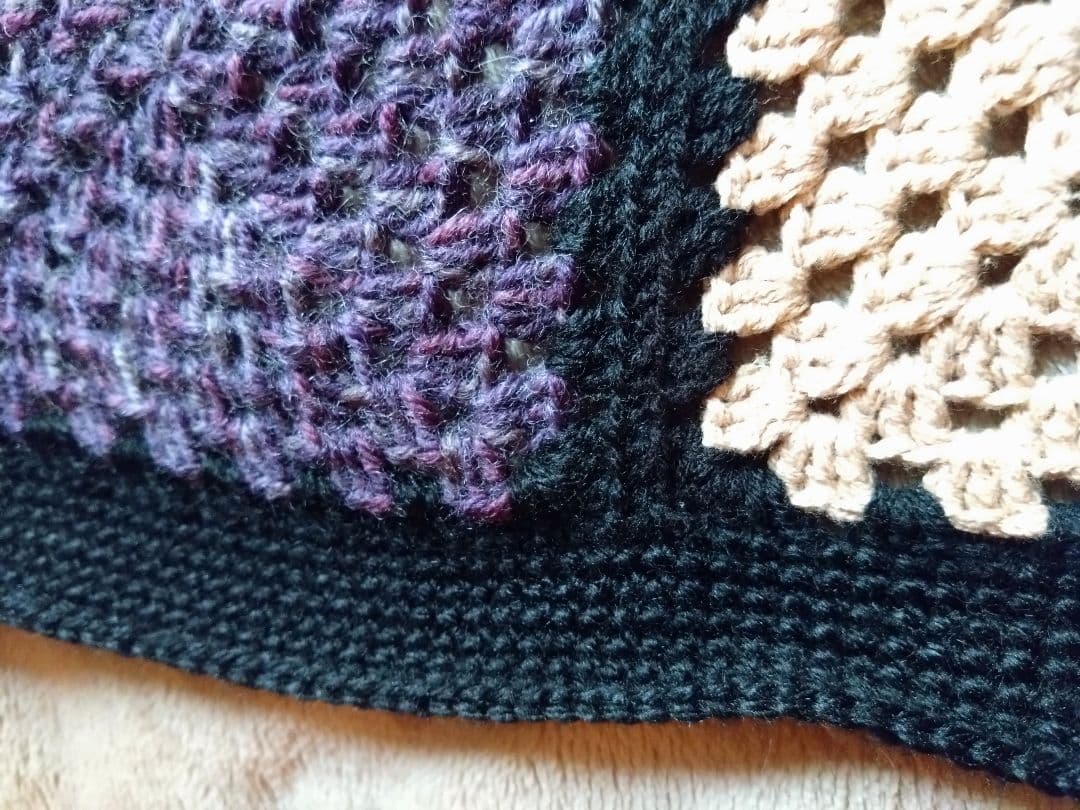 手編みグラニースクエア　カラフルベッドカバー新品