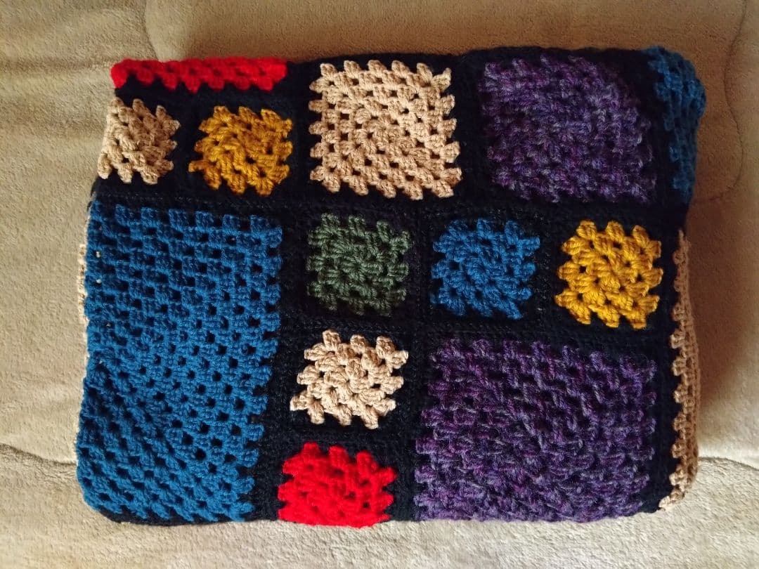 手編みグラニースクエア　カラフルベッドカバー新品