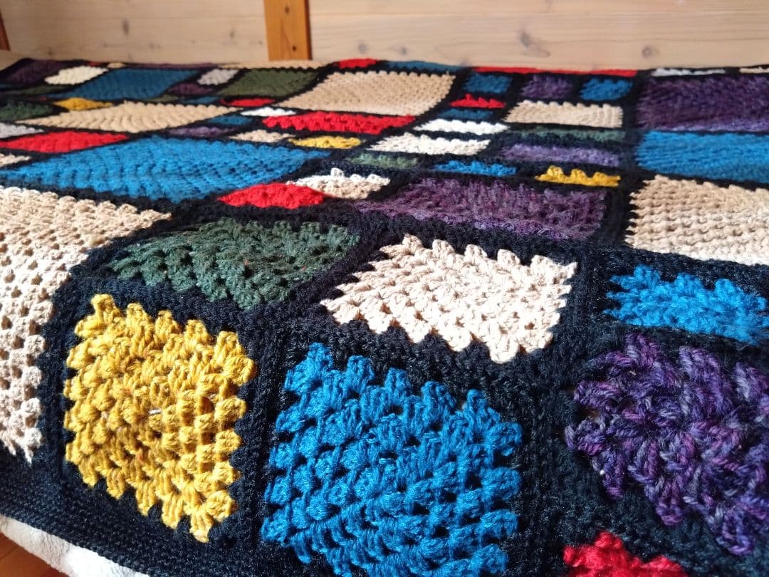 手編みグラニースクエア　カラフルベッドカバー新品