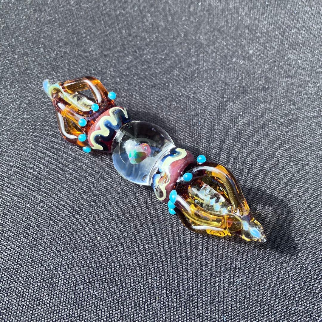 XODAS ペンダント バジュラ Bajra ボロシリケイトガラス オパール