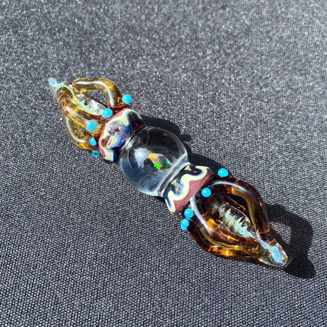 XODAS ペンダント バジュラ Bajra ボロシリケイトガラス オパール