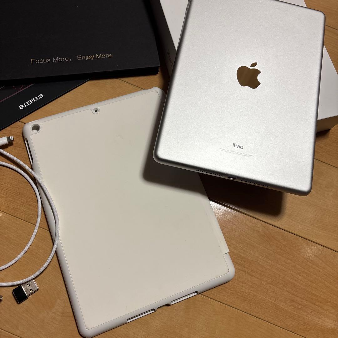 【美品】iPad 第6世代　32GB ホワイト　おまけ付き